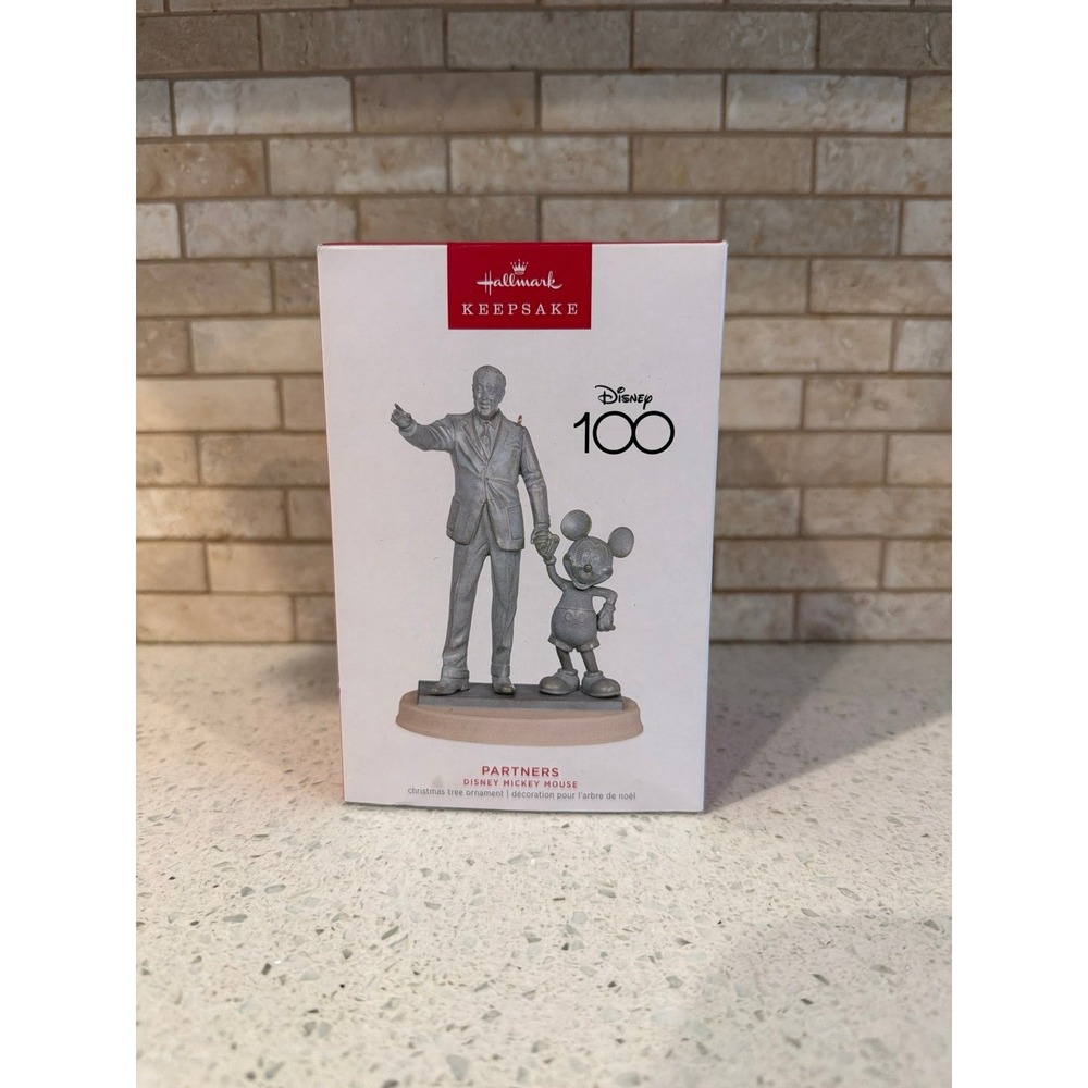 2023 Hallmark Keepsake Walt Disney Mickey Mouse Partners Ornament‎